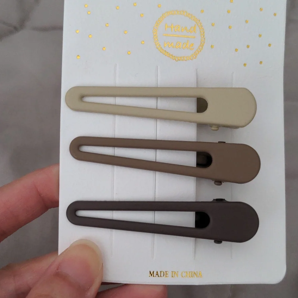 Hair clips - Picture 3 of 10